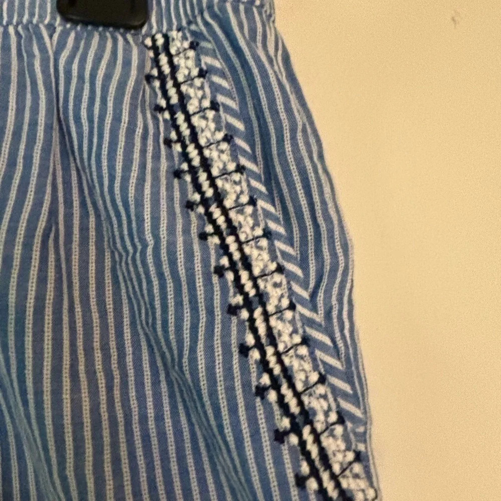 Vineyard Vines Womens pinstripe Pull On Embroidered Fully lined tassel shorts Sm - Picture 3 of 7